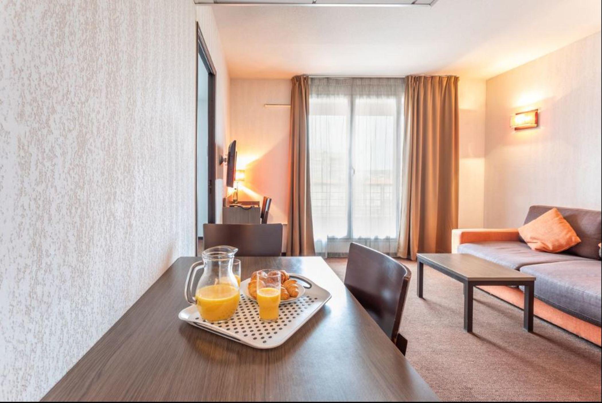 Comfort Aparthotel Nimes Centre Exteriör bild