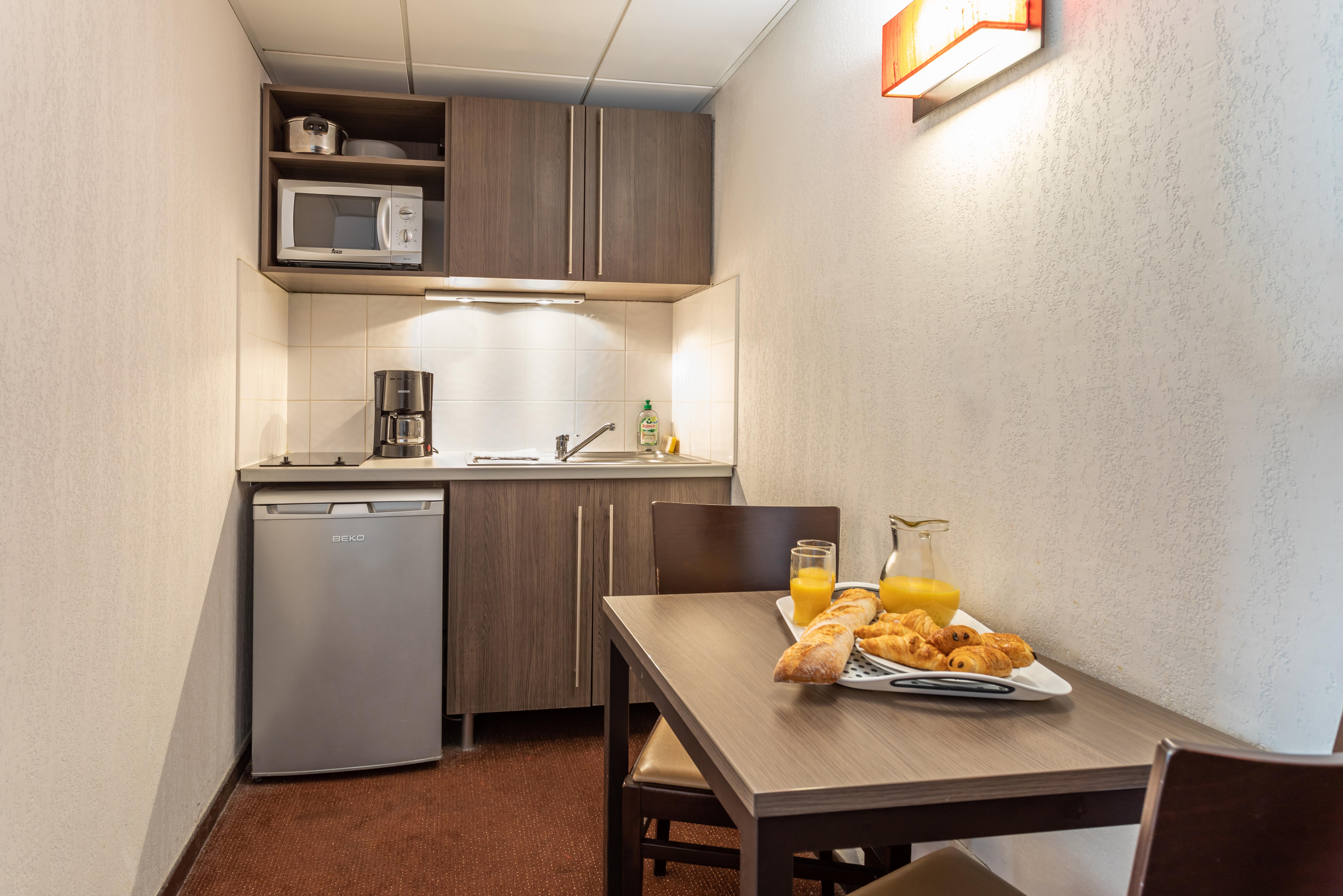 Comfort Aparthotel Nimes Centre Exteriör bild