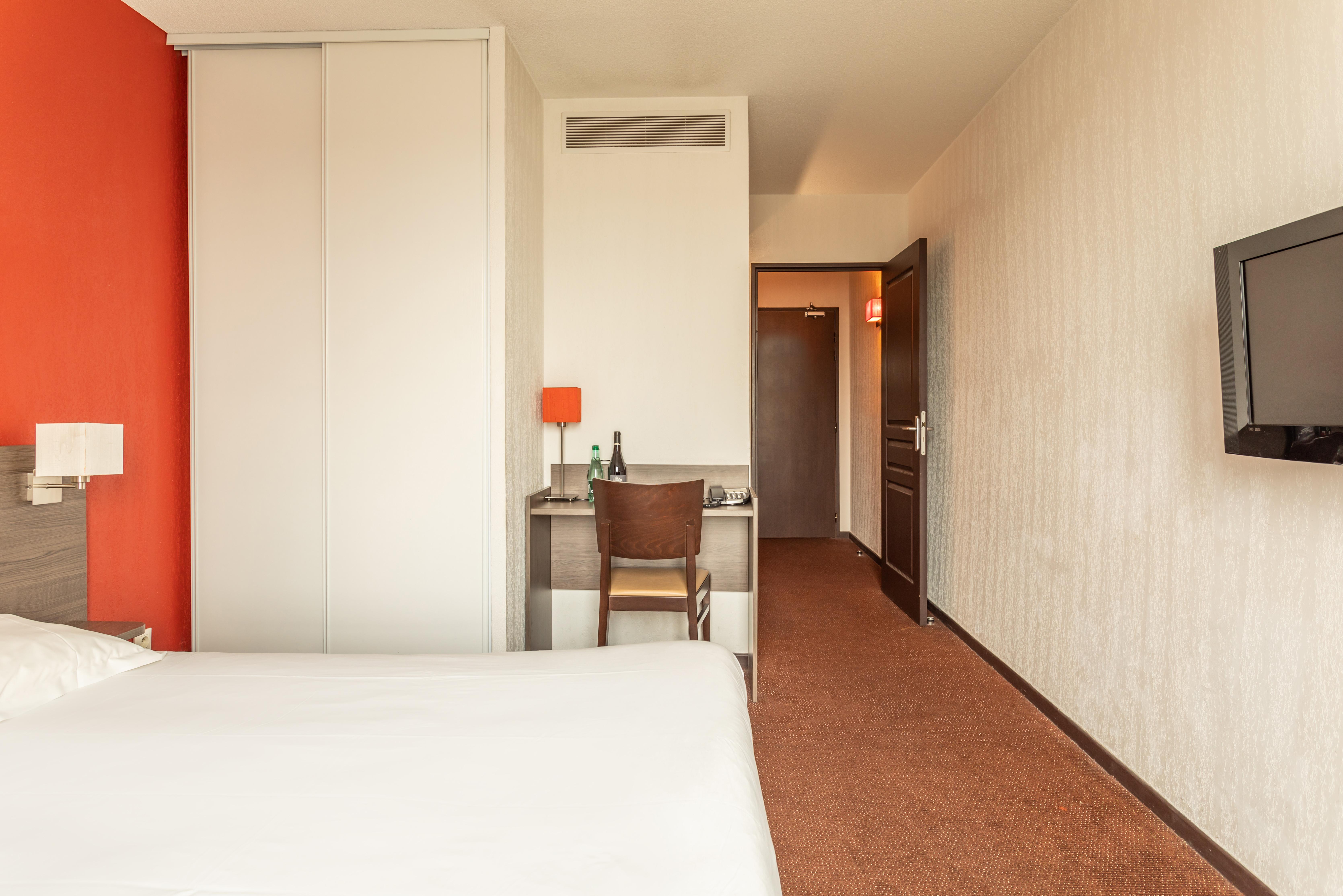 Comfort Aparthotel Nimes Centre Exteriör bild