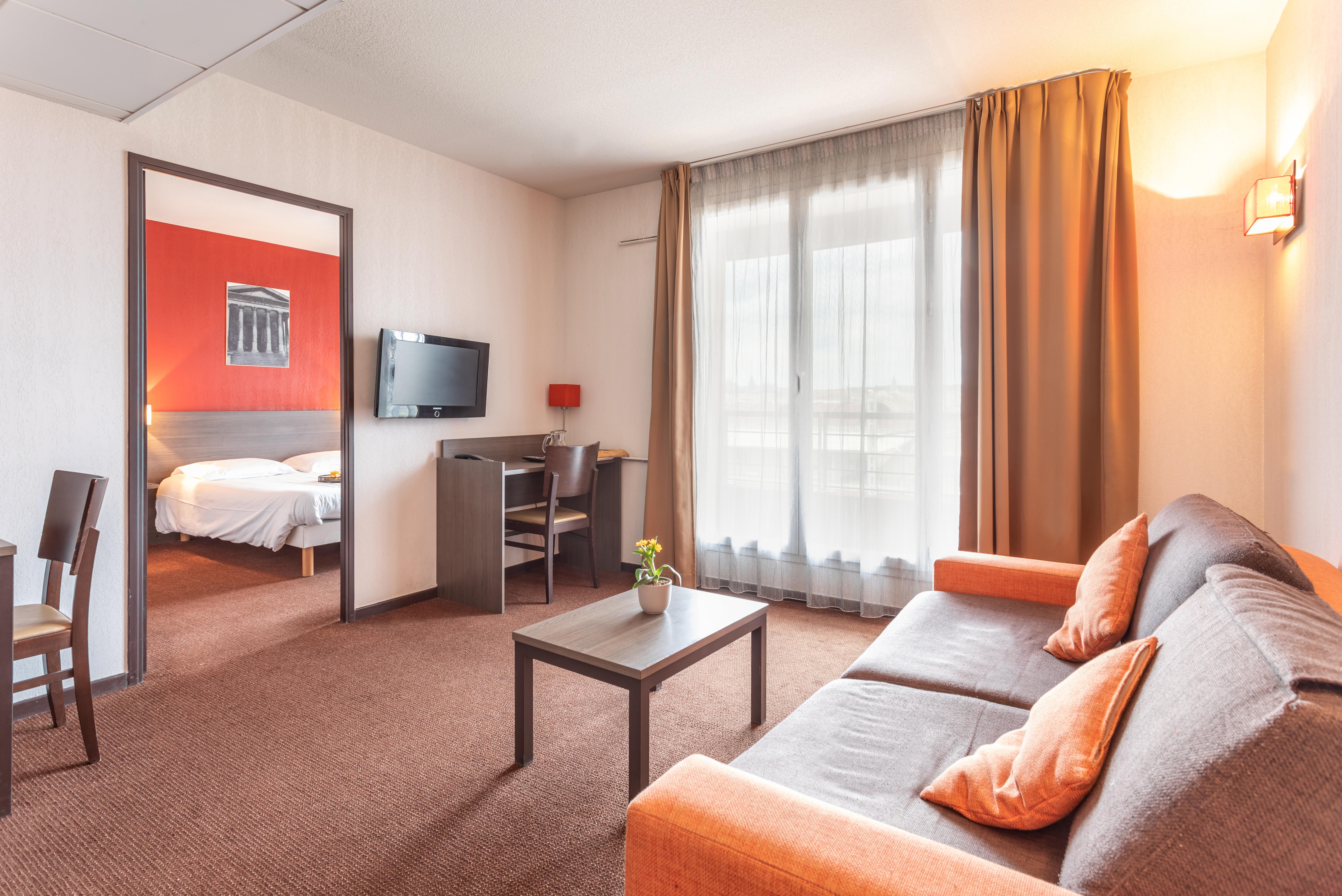 Comfort Aparthotel Nimes Centre Exteriör bild
