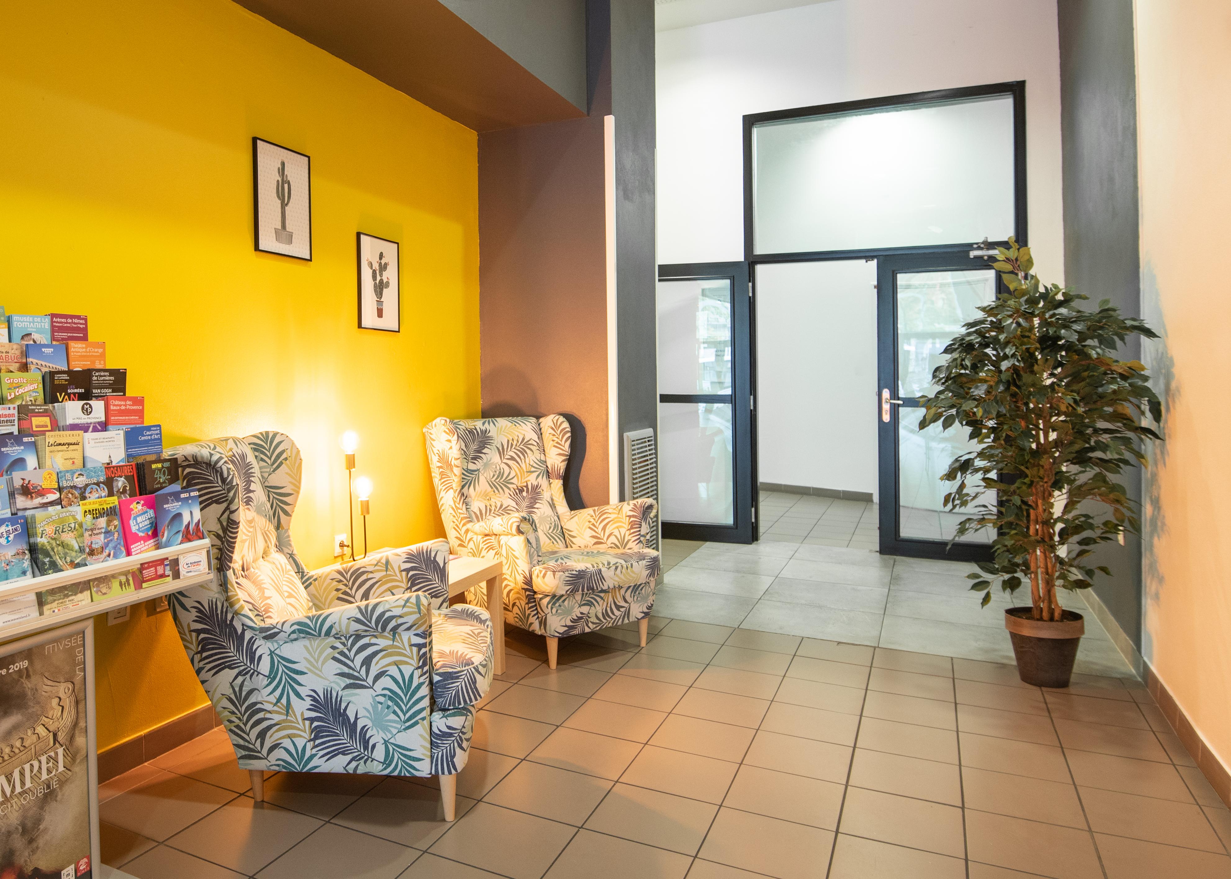 Comfort Aparthotel Nimes Centre Exteriör bild