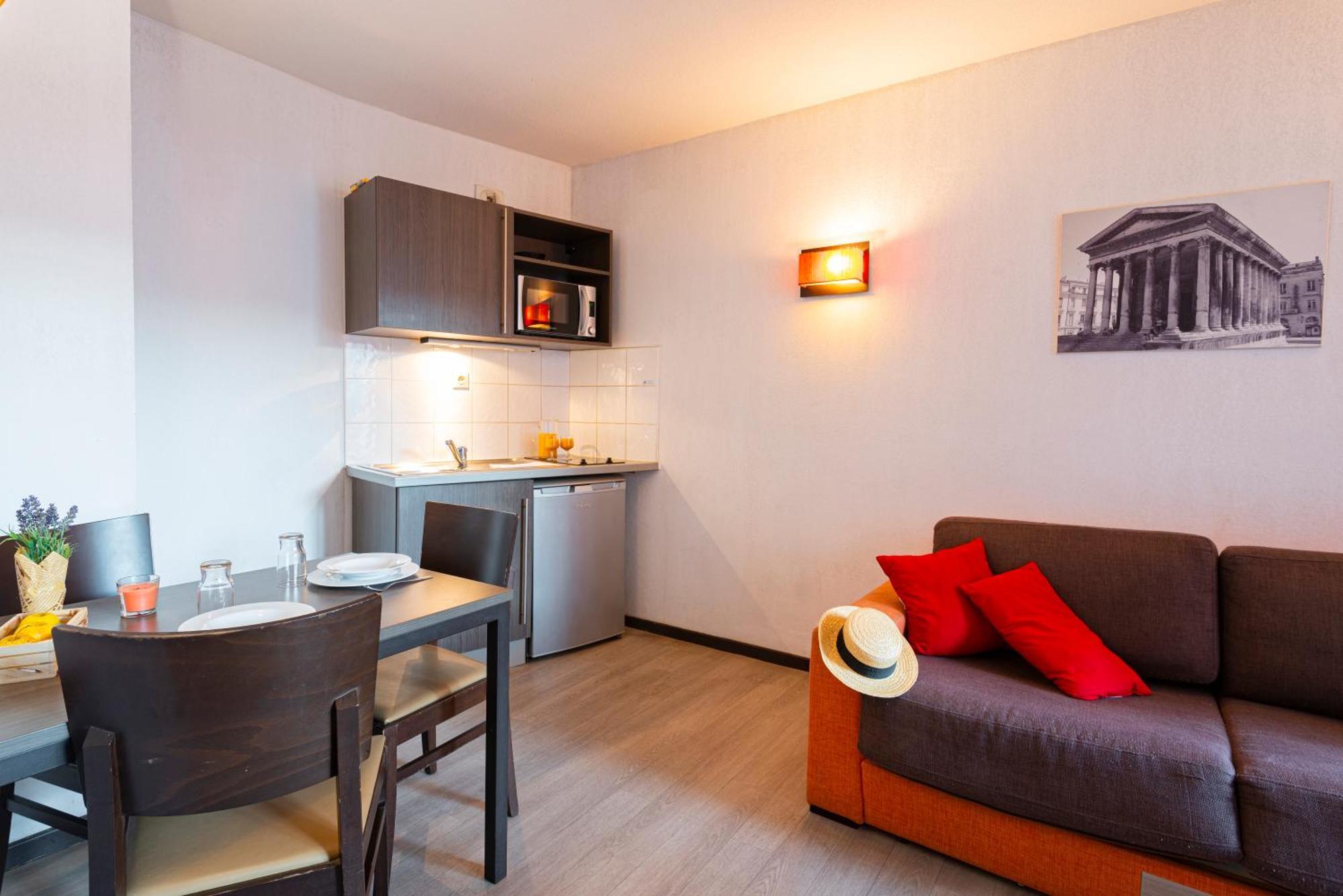 Comfort Aparthotel Nimes Centre Exteriör bild