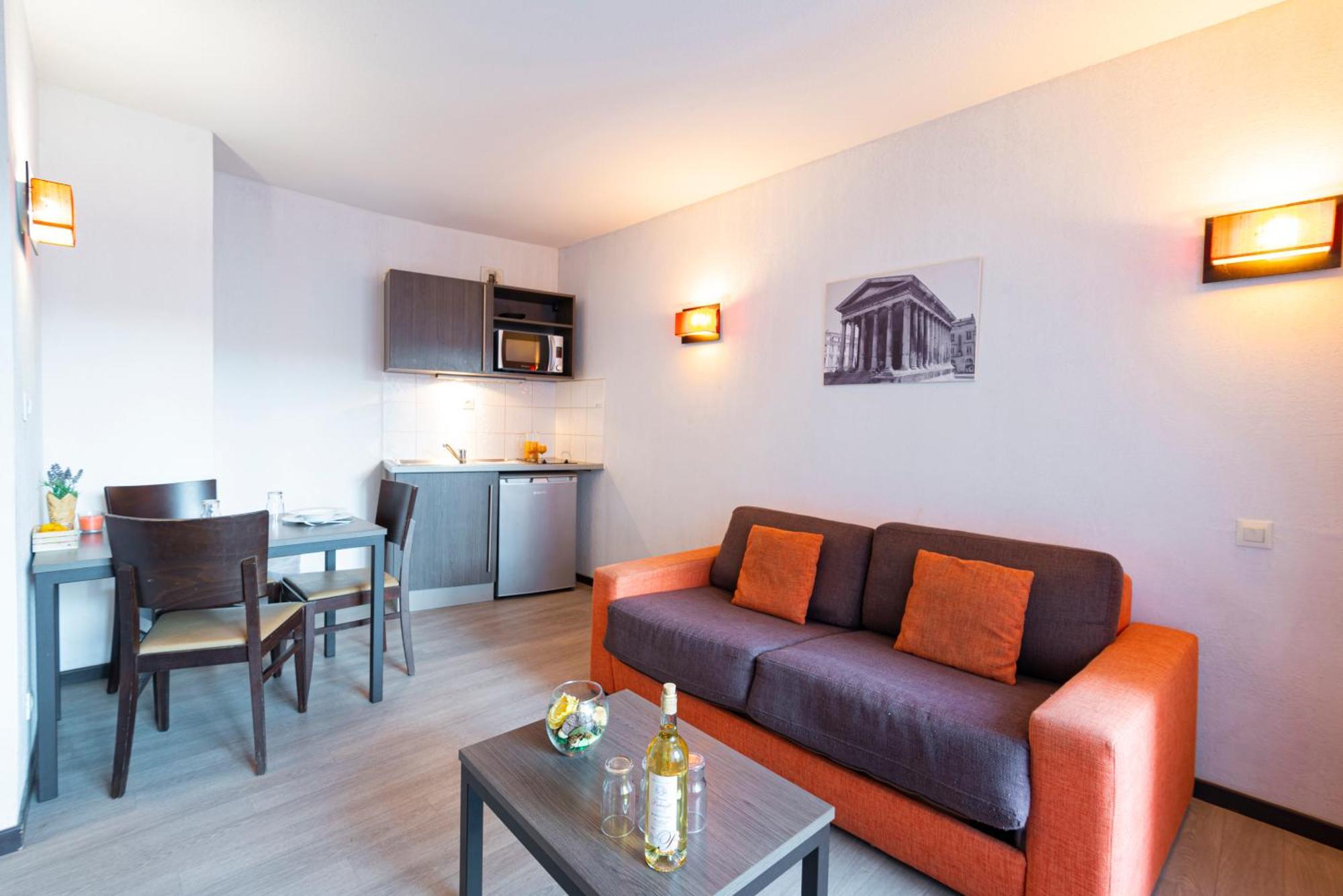 Comfort Aparthotel Nimes Centre Exteriör bild