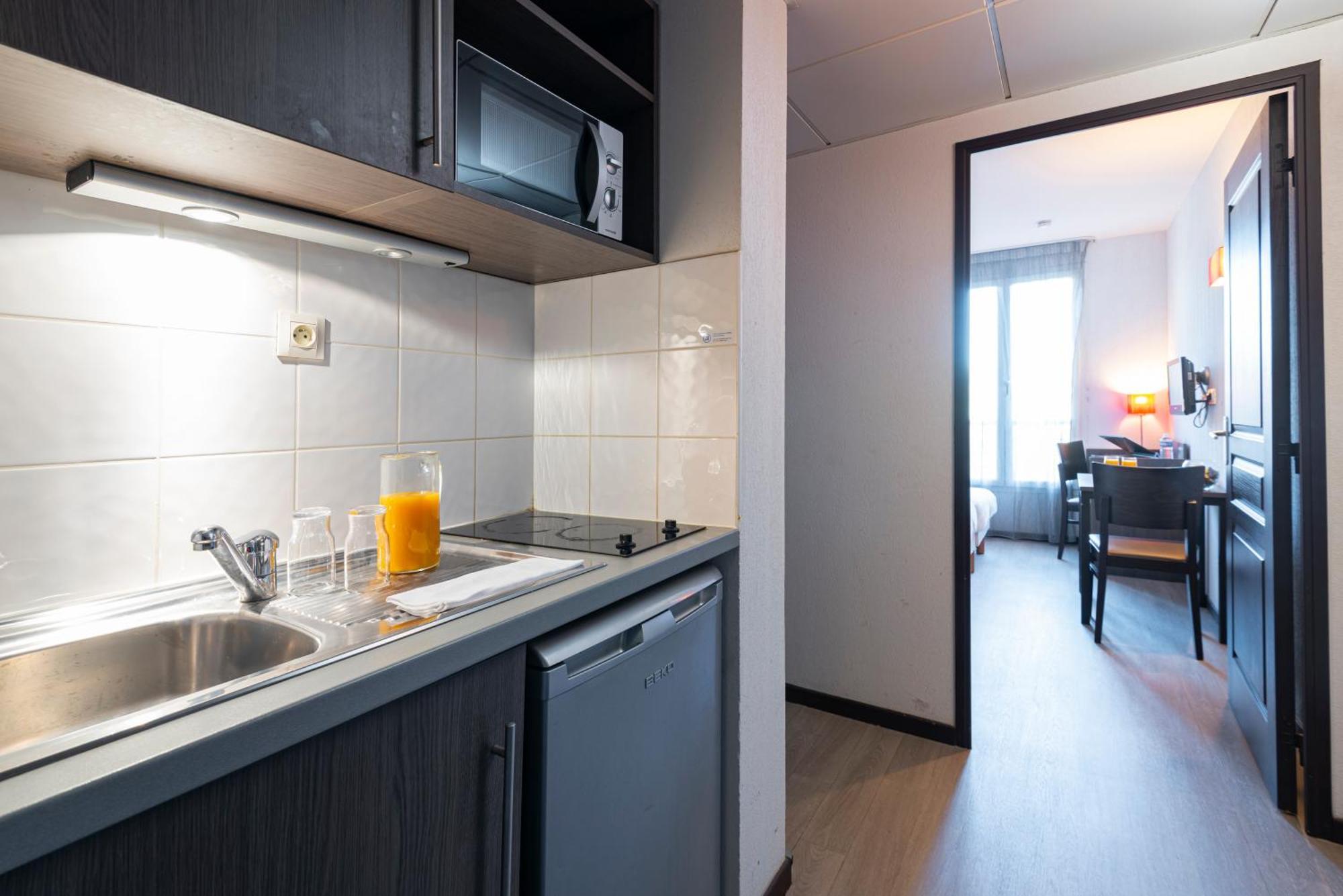 Comfort Aparthotel Nimes Centre Exteriör bild